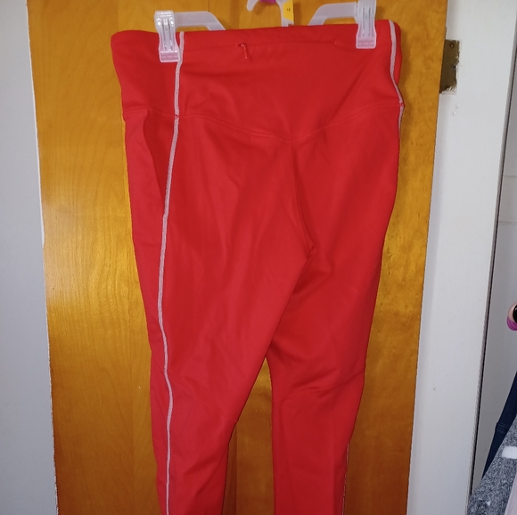 Workout wear - Picture 2 of 2